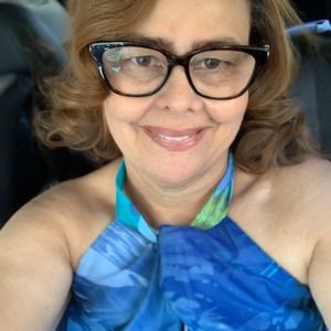 Meet your Posher, Adela